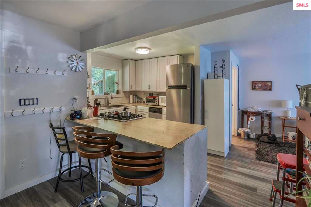 Starrs Acreage: 830 Kootenai Cutoff Rd, Sandpoint, ID 83864